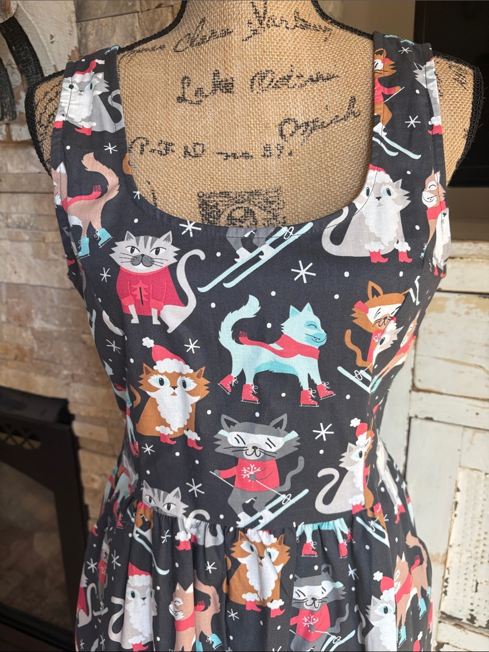 Retrolicious fit & flare party cats cotton dress cats skiing and snowboarding - Picture 3 of 16